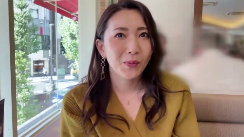 美男美女の完璧夫婦が実は…性欲不満の妻がヤリチン男と魂のセックス！旦那も参戦し、汗だく3Pで中出し祭り！