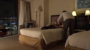 Eカップ淫女、ランジェリーで誘惑！男の理性を狂わせる中出しの夜