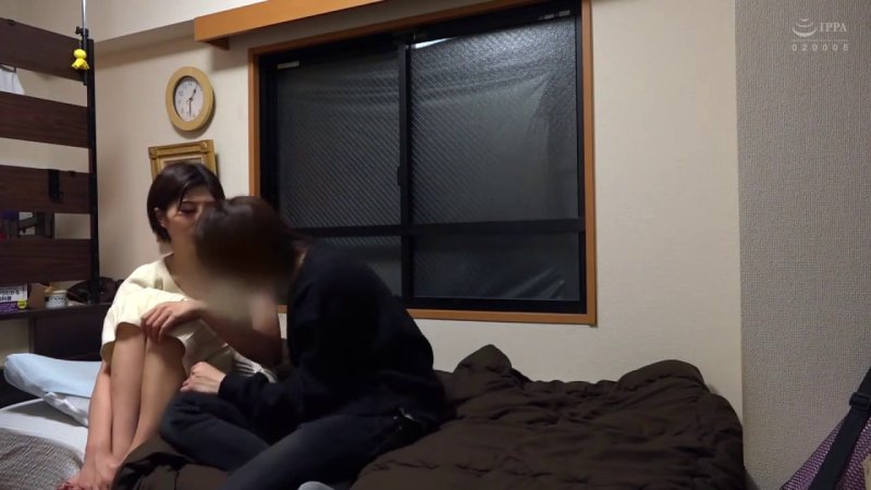 モデル級の長身美形大学生を部屋に連れ込み、上機嫌な巨乳を味わう