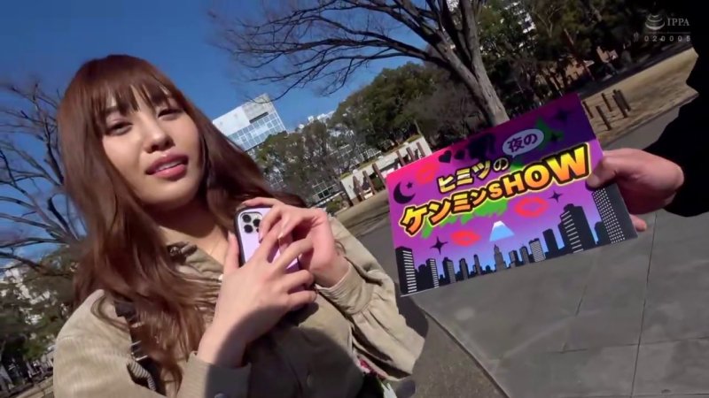 20歳の美人がロングブーツ着エロずらしハメで大量潮吹き！お漏らしする瞬間を捉えた！