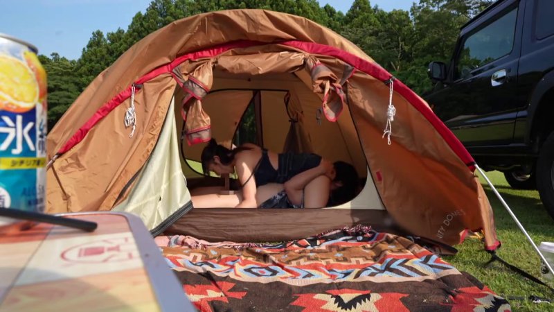 キャンプ場で汗だくになりながら腰を振る美少女の、開放的でえちえちなSEX物語