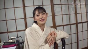 ヌルグチョのエロSEX！鬼シコ美少女が寝バックでガン突きされる瞬間